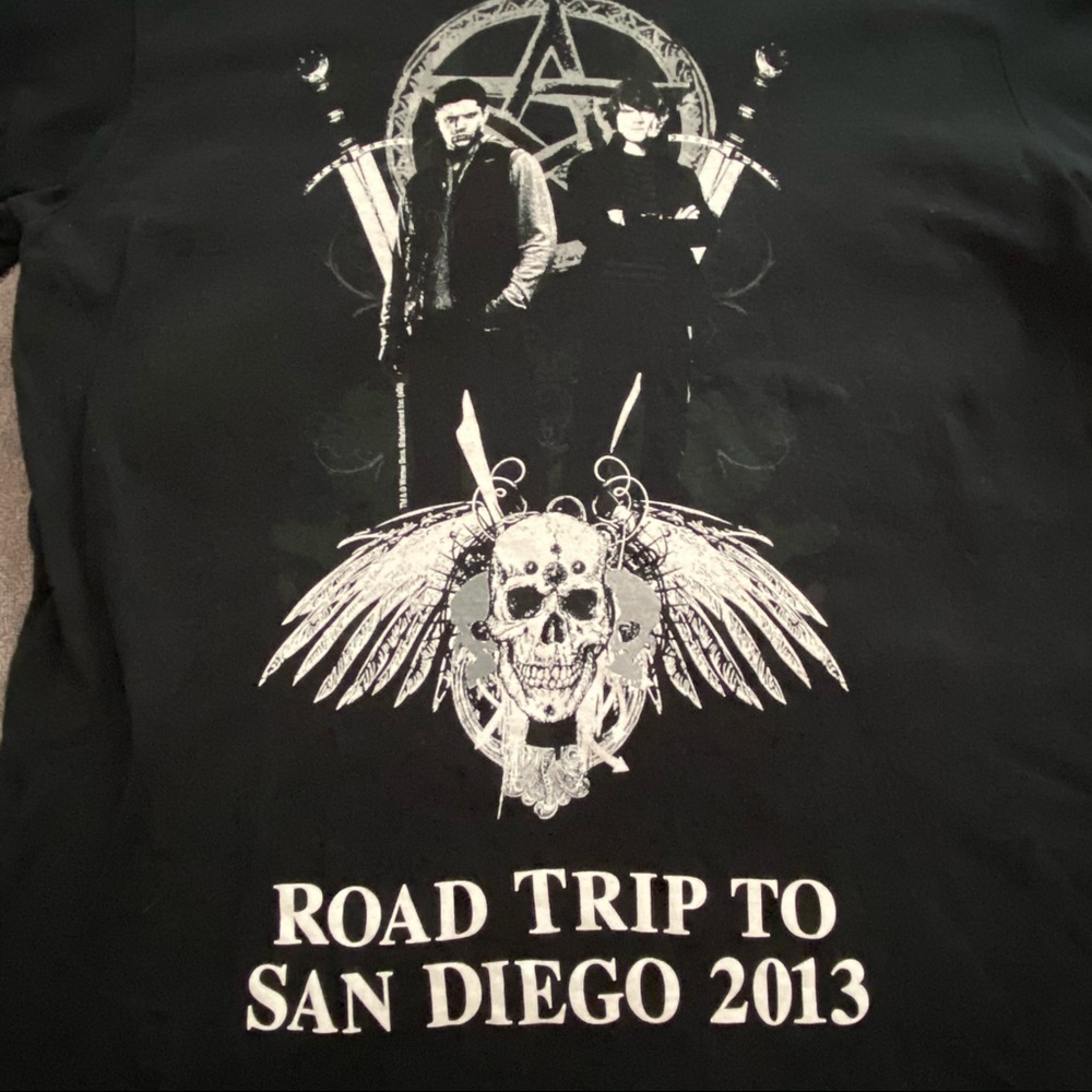 Official Supernatural Shirt SDCC 2013 Exclusive Comic-Con Ackles Winchesters